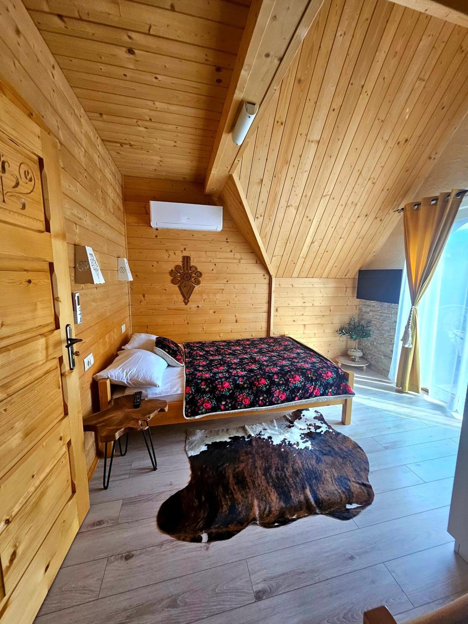 Goralska Chatka 2 Highland Cottage - Split Ac, Jacuzzi, Sauna, Private Parking, Mountains View, Garden, Zakopane Esterno foto